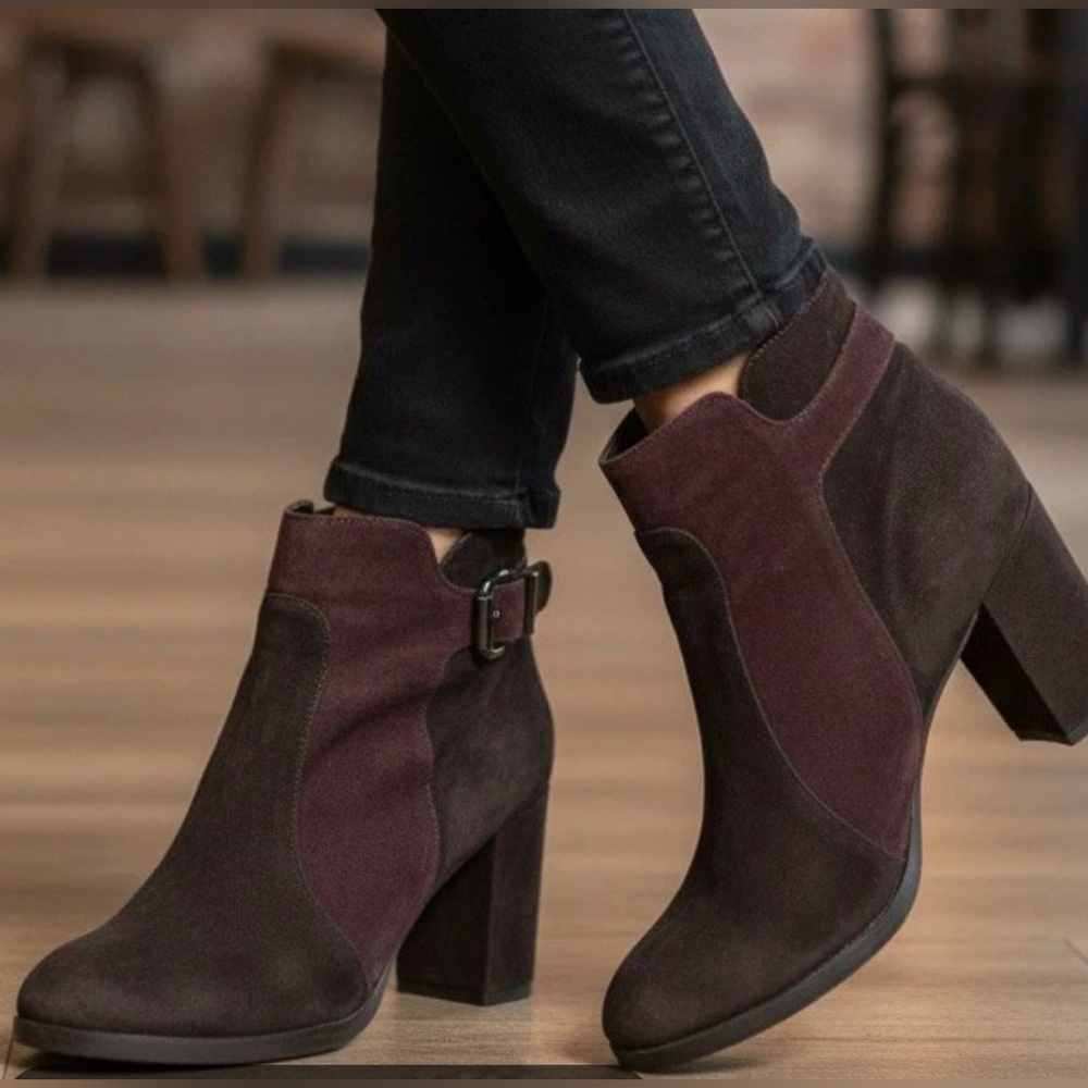 Aquatalia 'Ella' Burgundy Suede Ankle Bootie Size 7 $495 retail Like.New w/o box